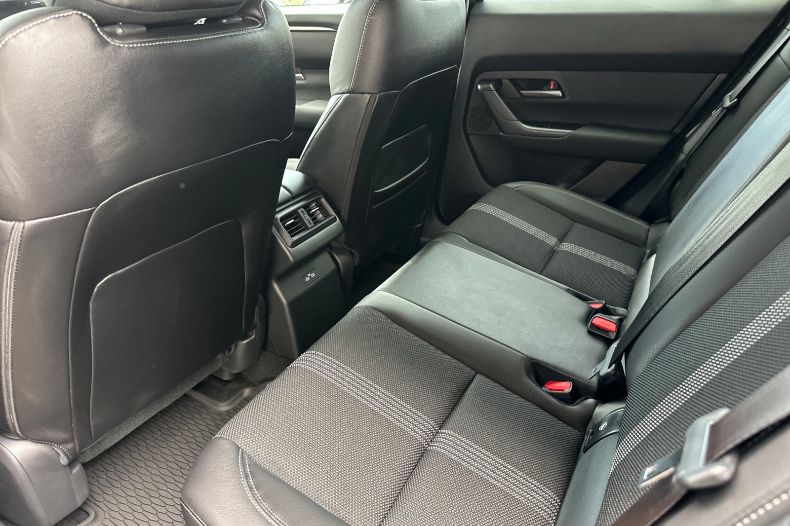 2025 Mazda CX-50 Preferred photo 11