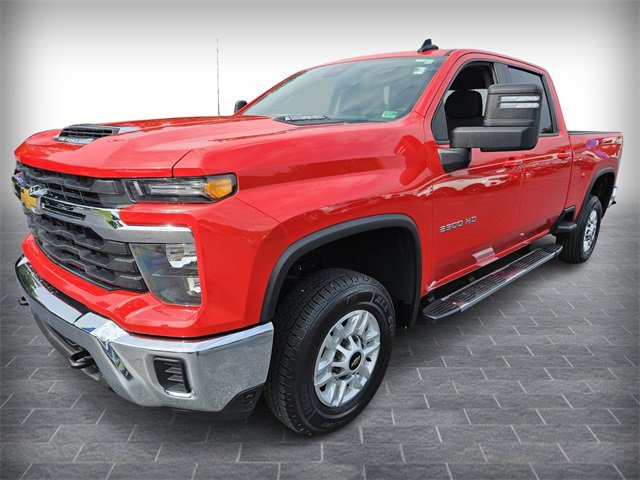 2024 Chevrolet Silverado 2500HD LT photo 3