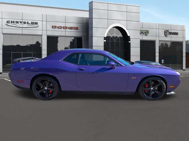 2013 Dodge Challenger SRT8 photo 2