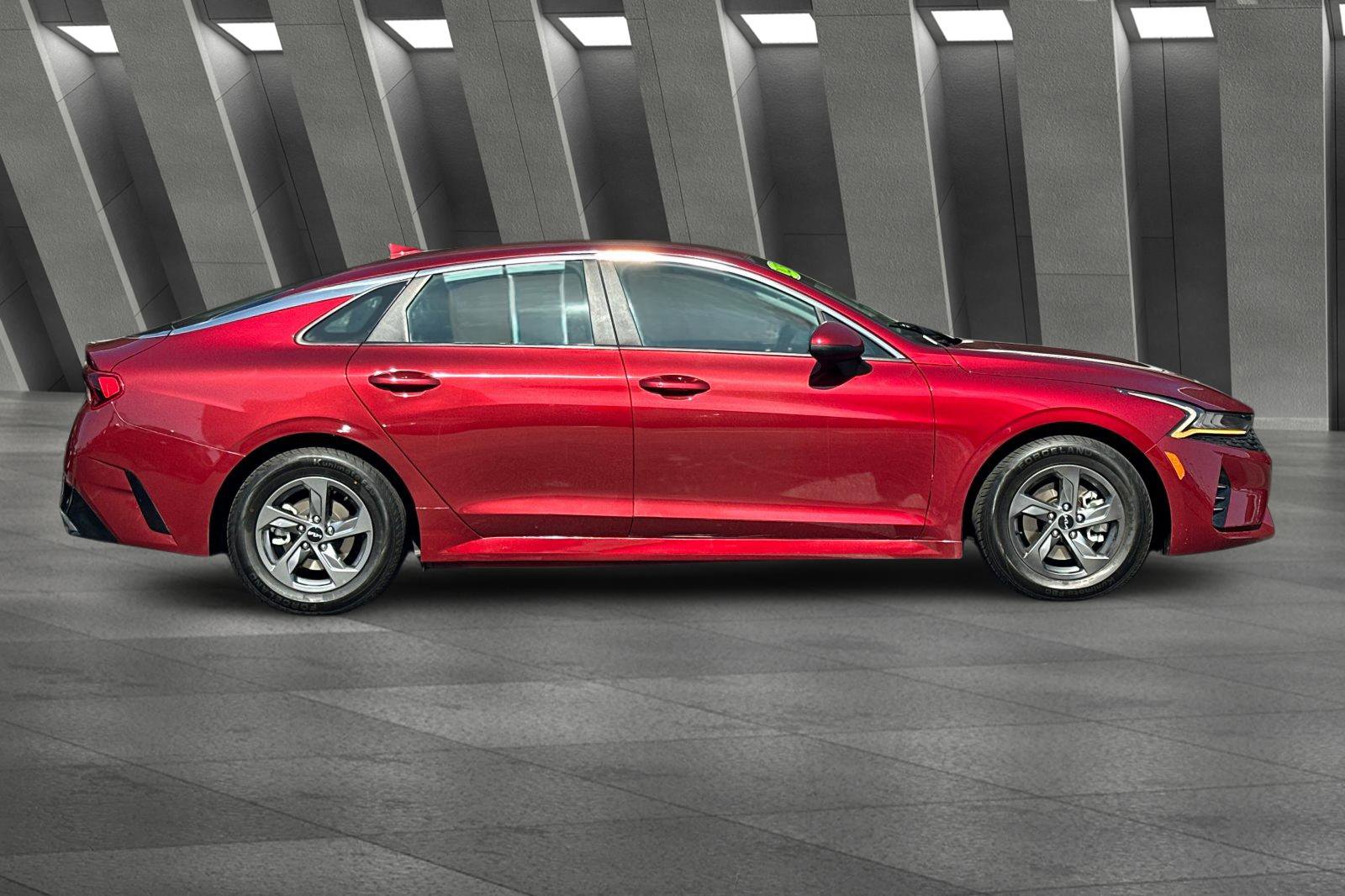 2023 Kia K5 LXS photo 2