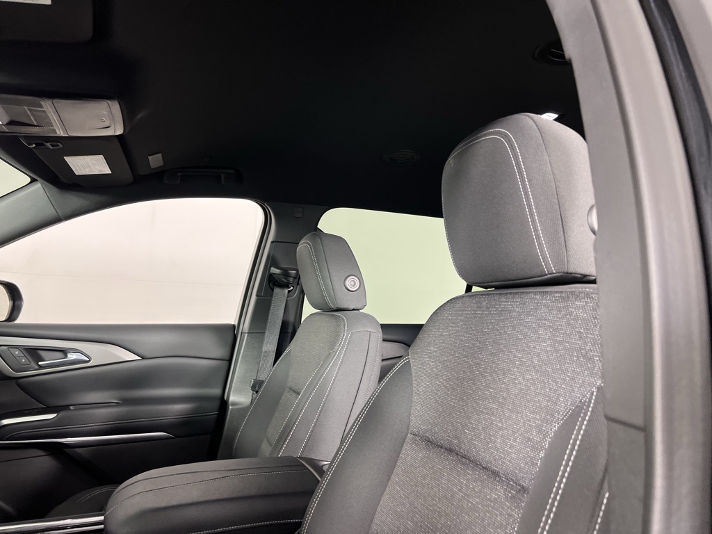 2025 Chevrolet Traverse 1LT photo 17