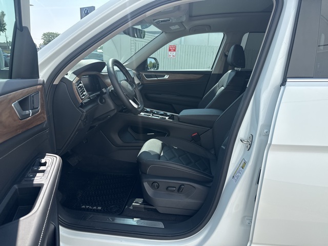 2026 Volkswagen Atlas SE Technology photo 8