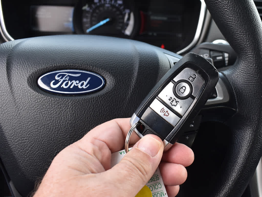 2020 Ford Fusion SE photo 9
