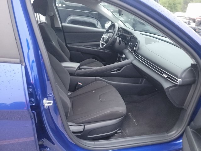 2022 Hyundai Elantra SEL Convenience photo 8