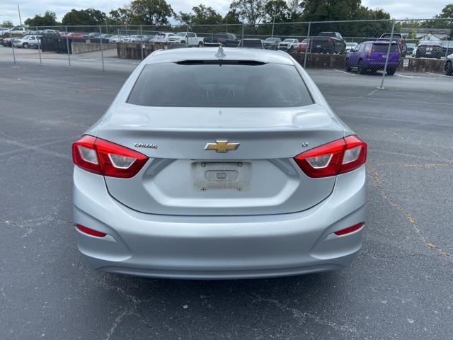 2017 Chevrolet Cruze LT photo 3