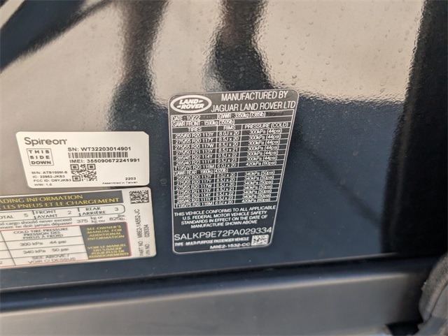 Used 2023 Santorini Black Land Rover SE image 18