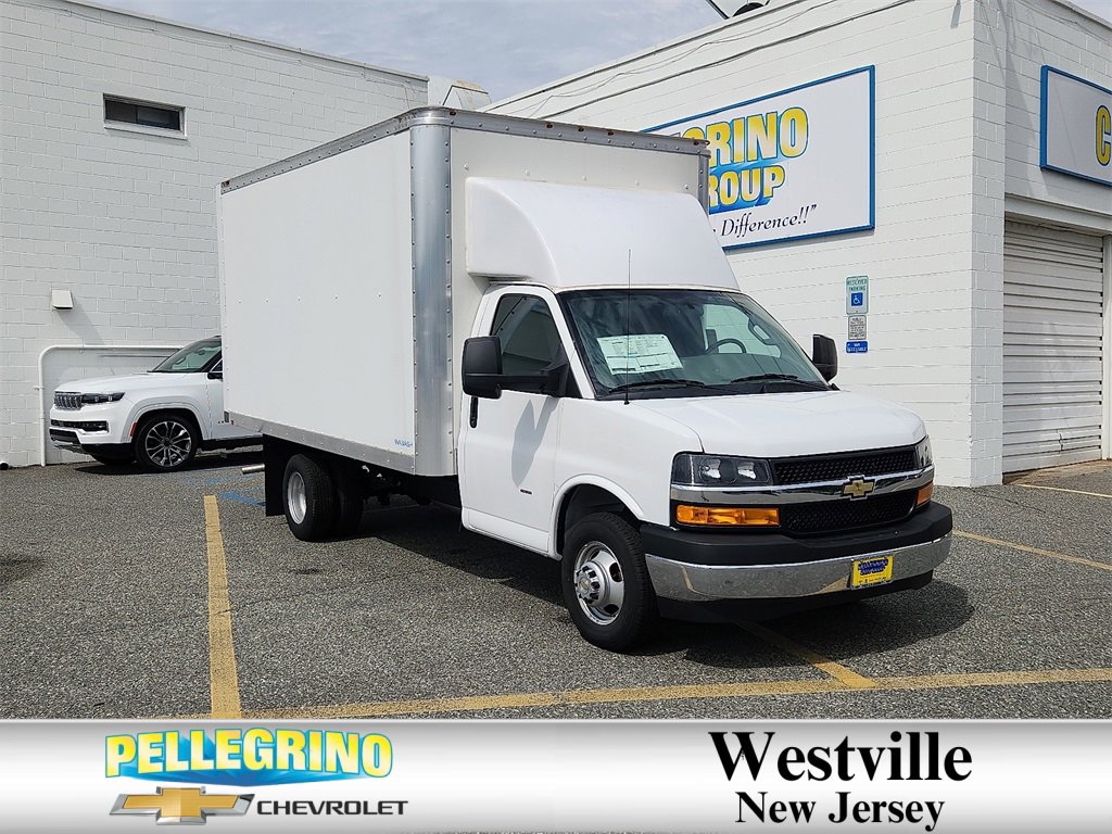 2023 Chevrolet Express Cutaway