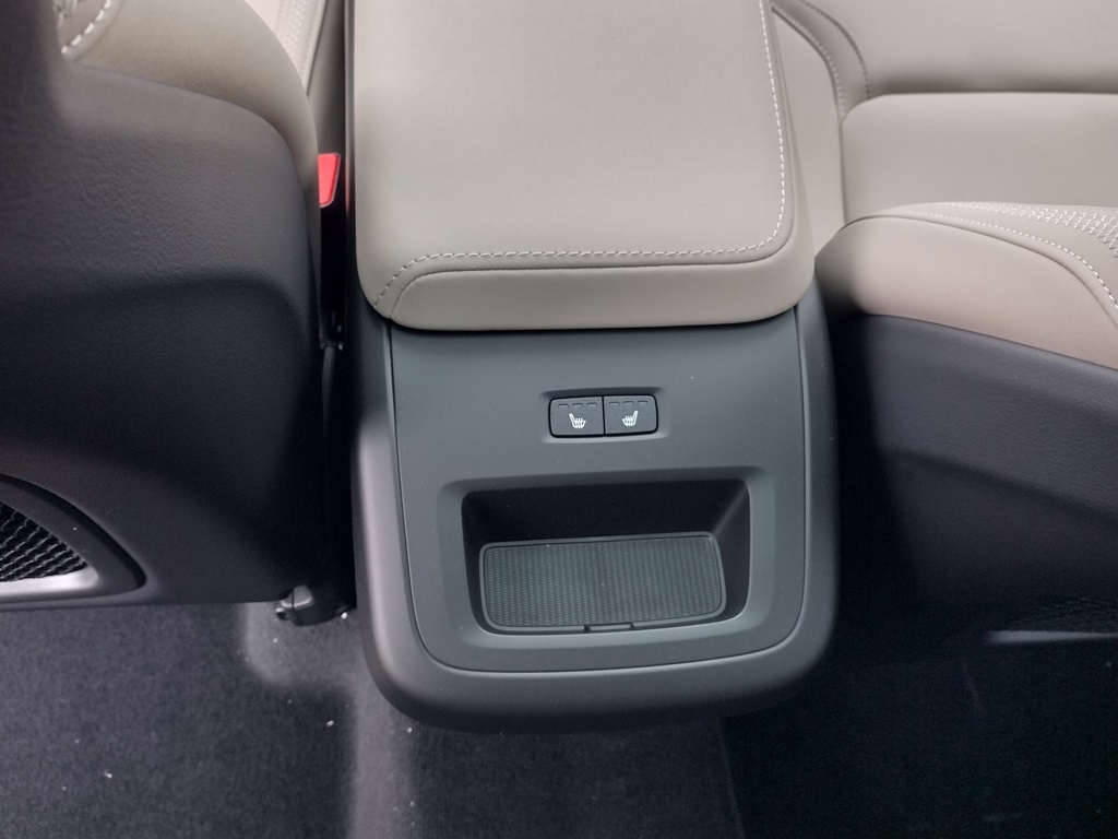 2026 VOLVO XC60 - Image 21