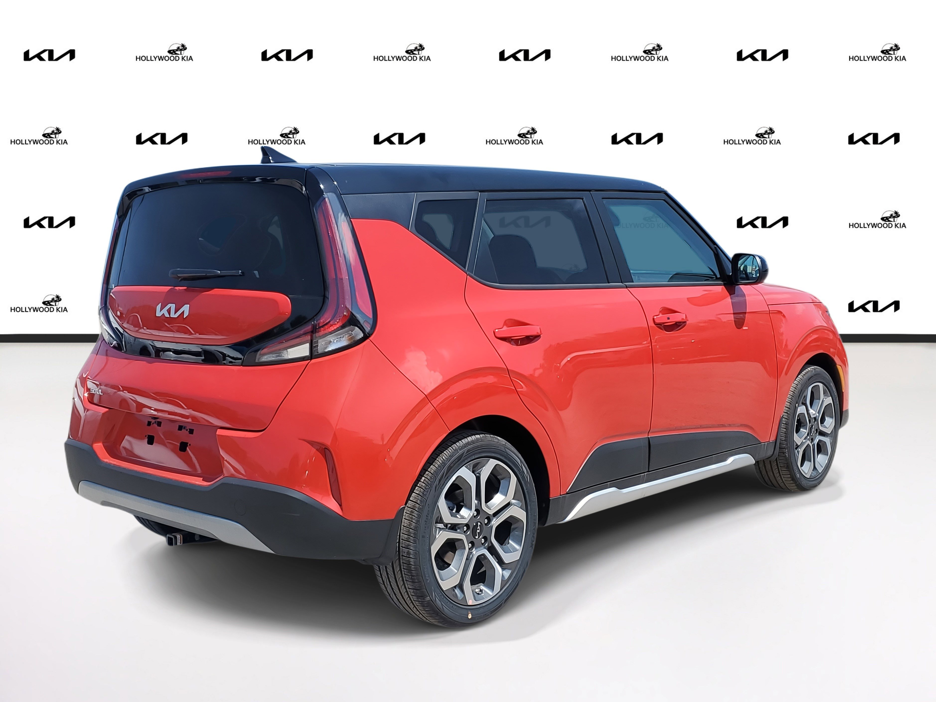 2025 Kia Soul EX photo 3