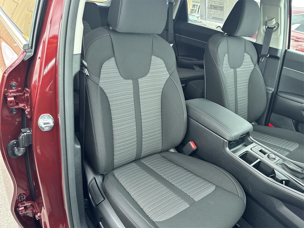 2025 Kia Sorento LX photo 30