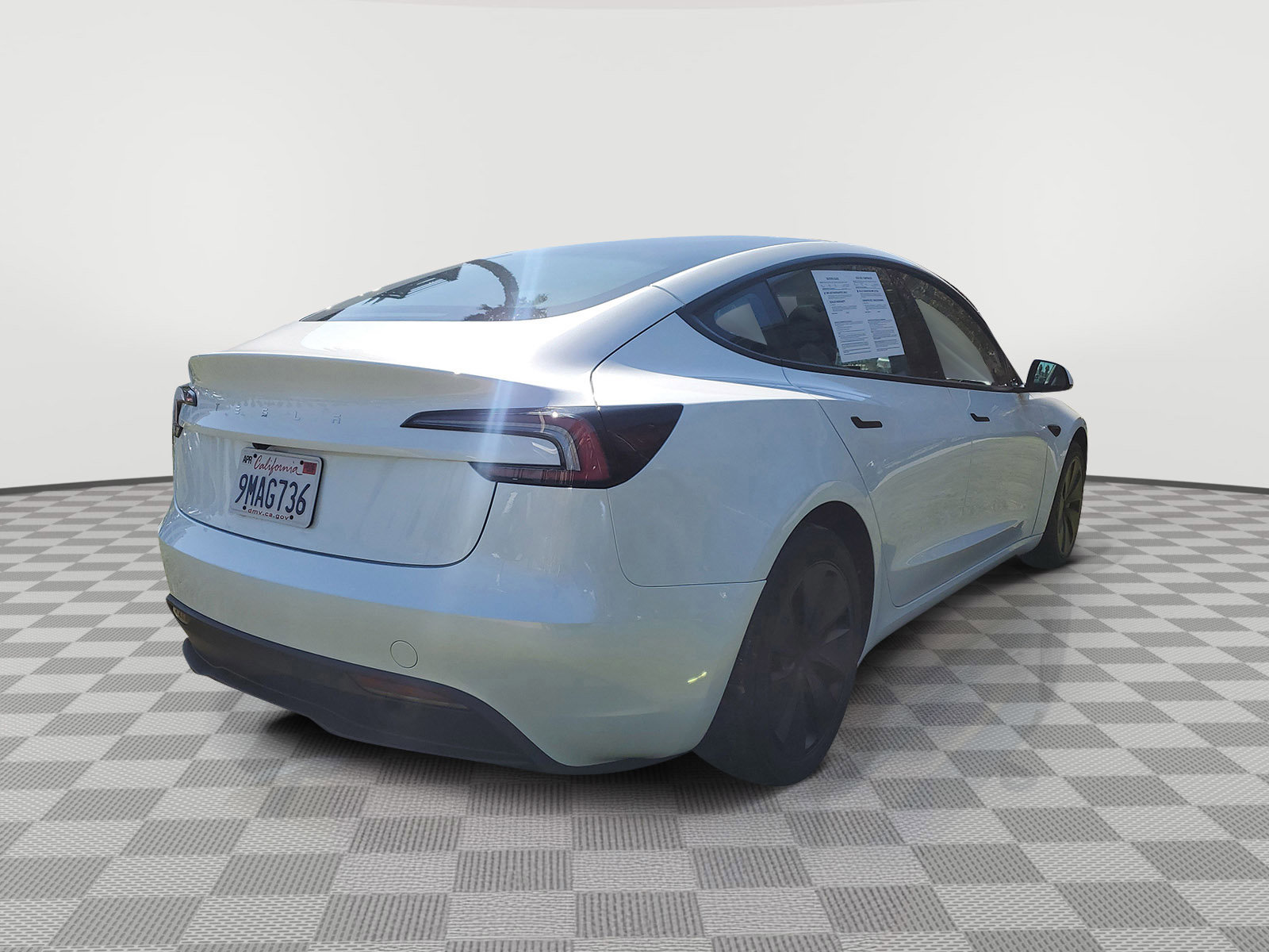 2024 Tesla Model 3 photo 3