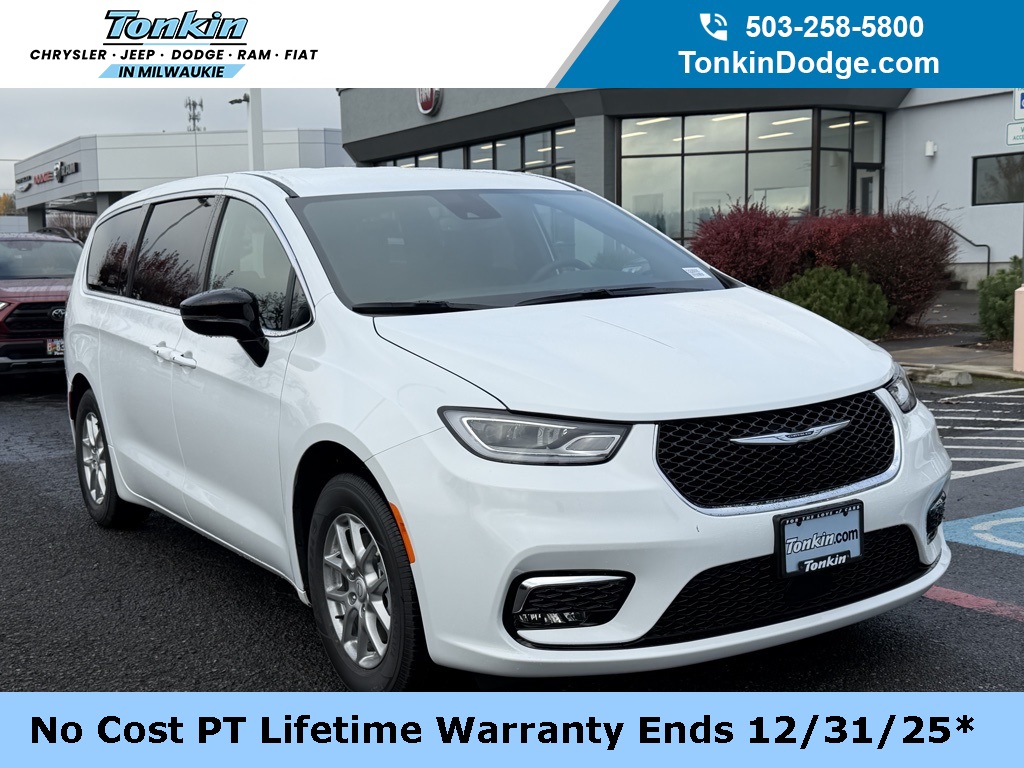 2026 Chrysler Pacifica Select's photo