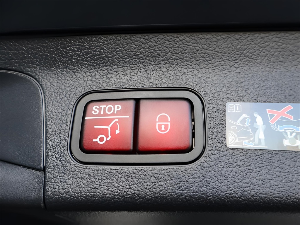 2025 Mercedes Benz GLS 450 4MATIC photo 18