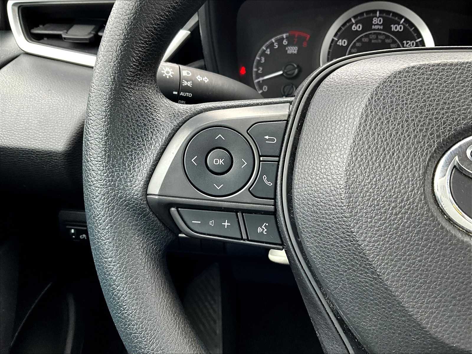 2022 Toyota Corolla LE photo 23