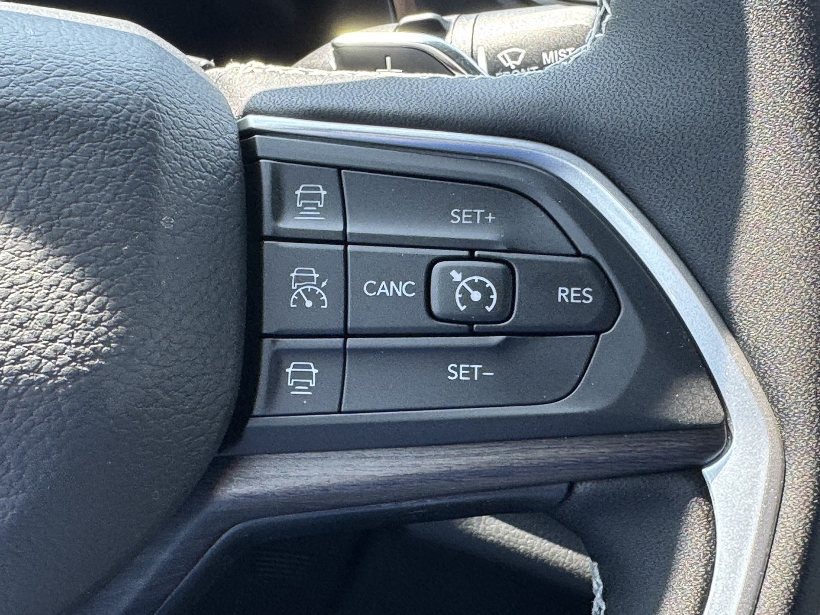 2025 Jeep Grand Cherokee Limited photo 17