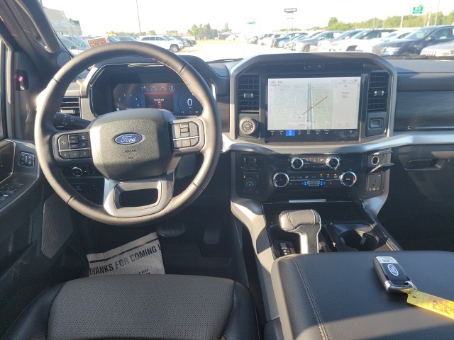 2025 Ford F-150 Lariat photo 3