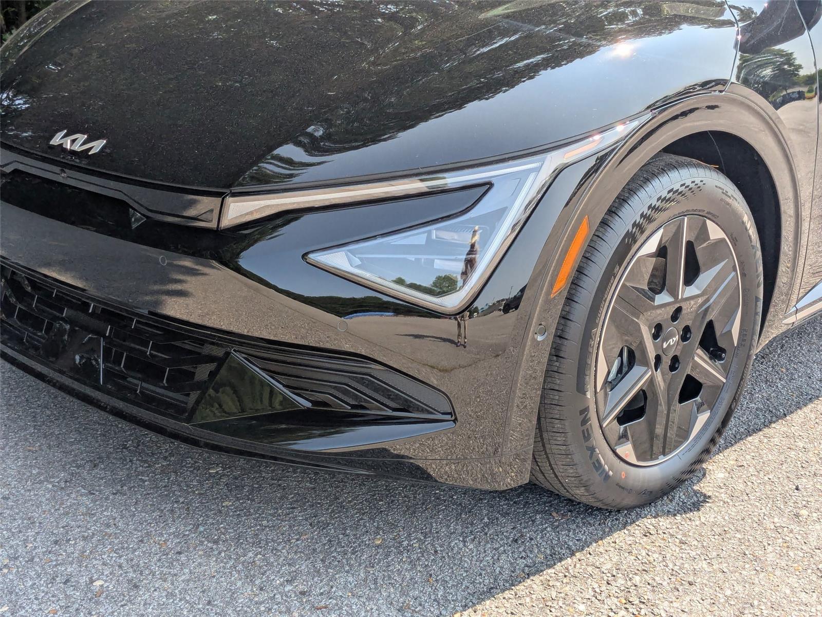 2025 Kia EV6 Wind photo 2