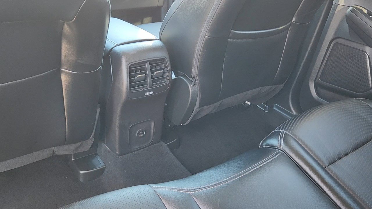 2022 Ford Escape Titanium Hybrid photo 17