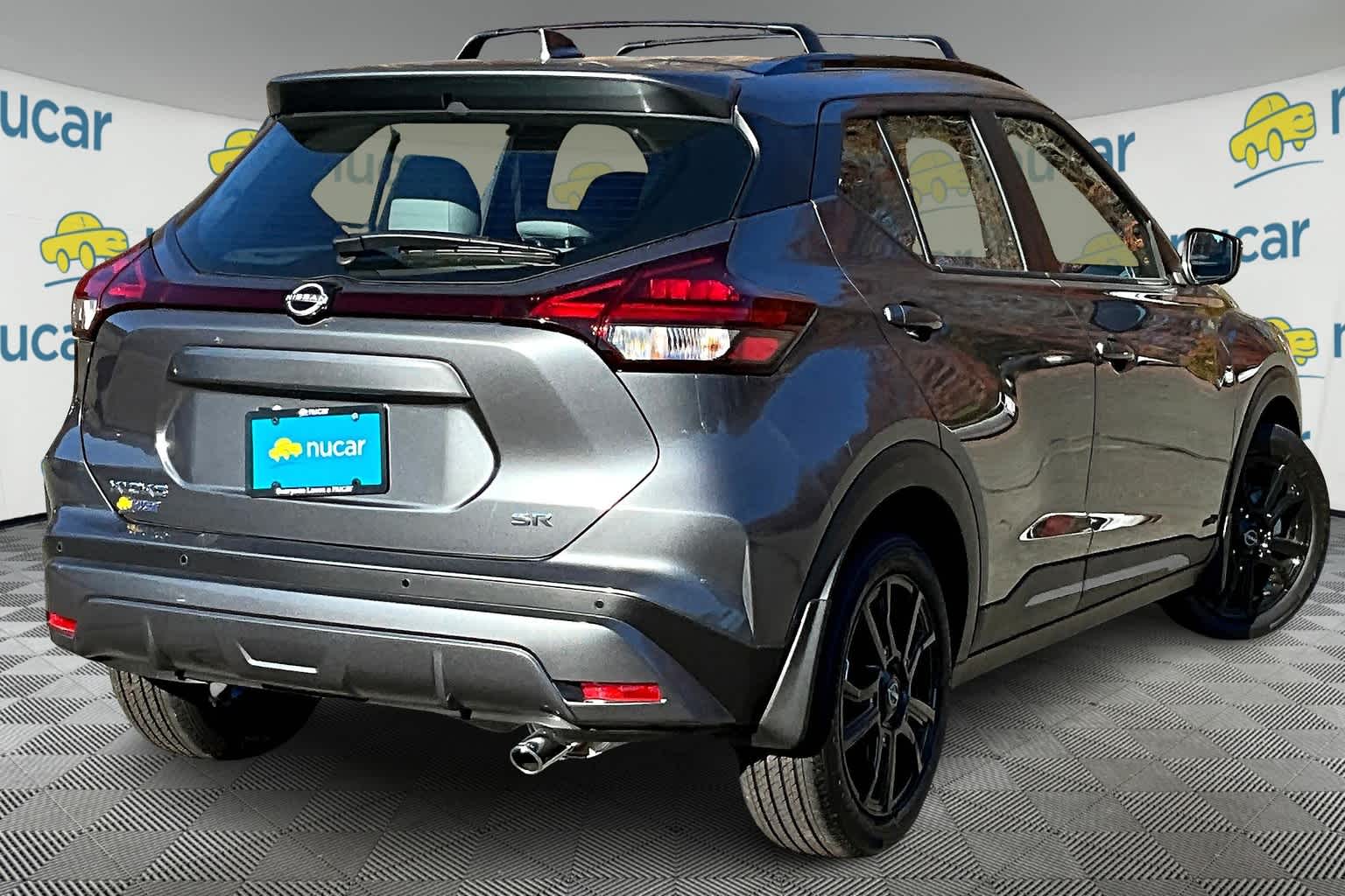 2024 Nissan Kicks SR photo 2