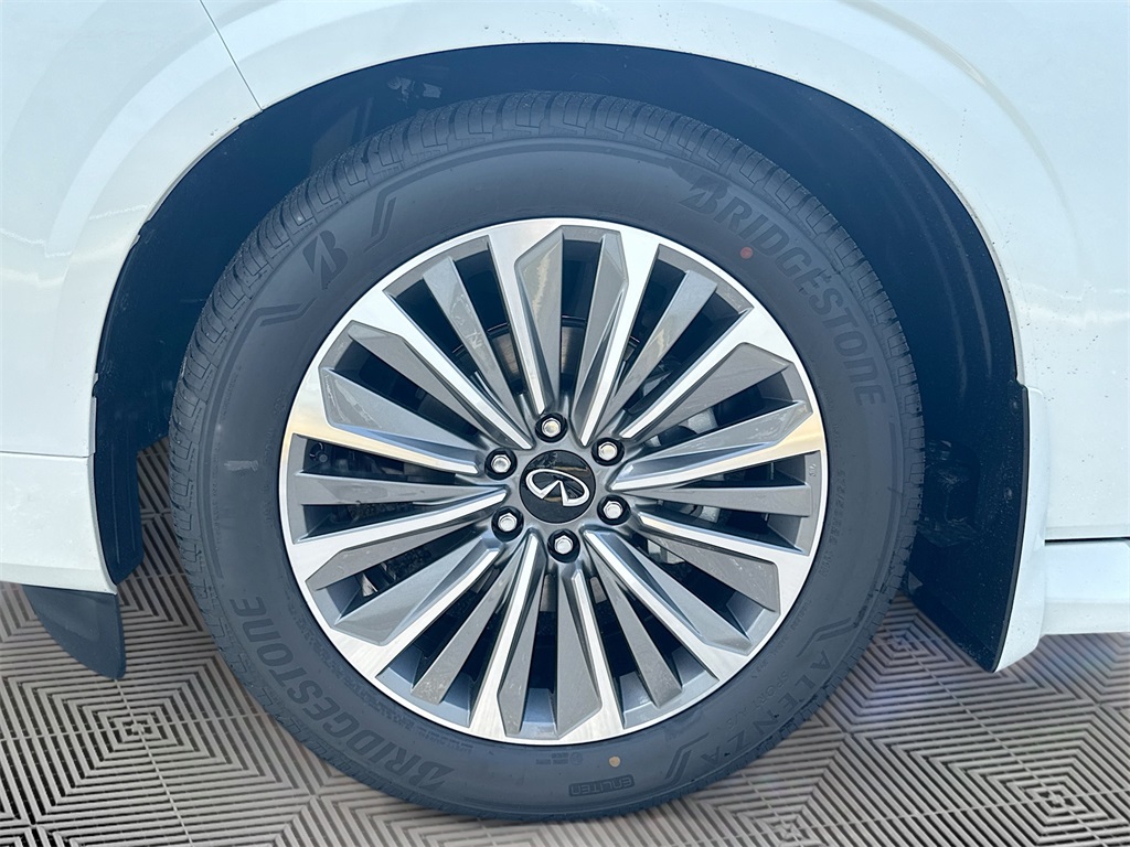 2026 Infiniti QX80 Luxe photo 31