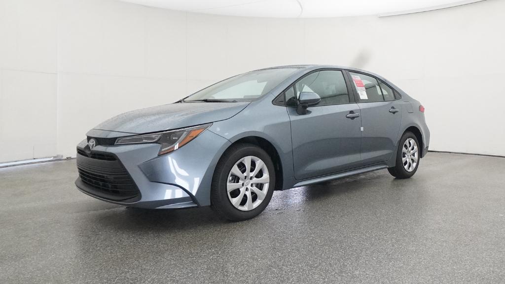 2025 Toyota Corolla LE photo 4