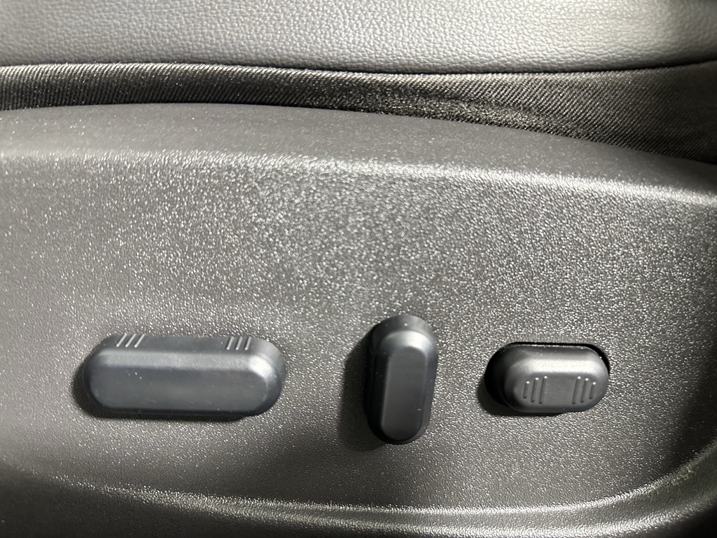 2019 Ford Escape SEL photo 11