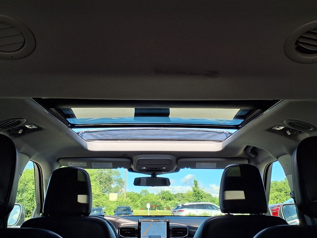 2021 Ford Explorer XLT photo 5