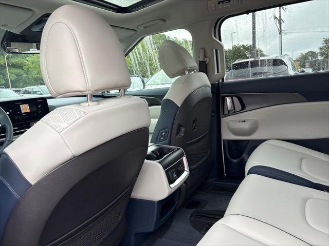 2026 Kia Carnival SX photo 12