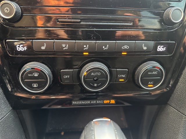 2021 Volkswagen Passat 2.0T R-Line photo 11