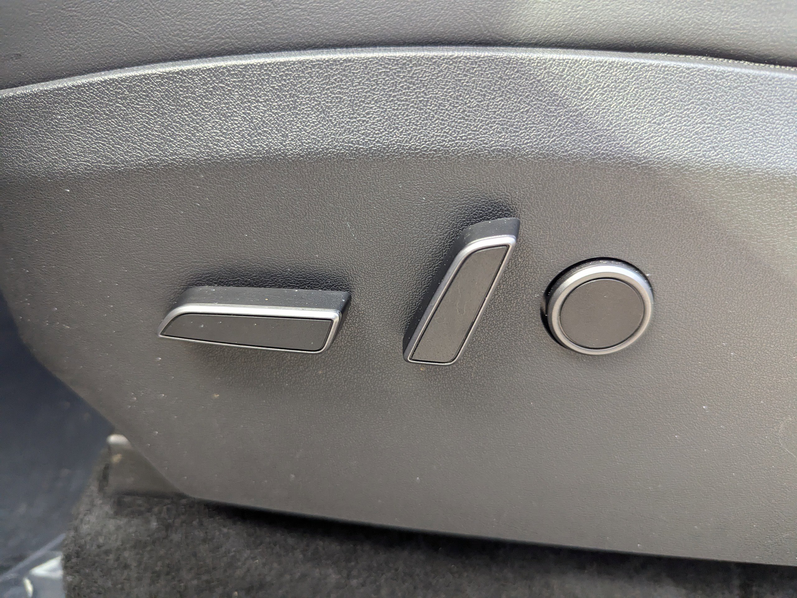 2023 Tesla Model Y Long Range photo 18