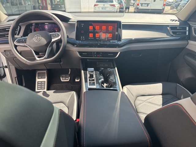 2025 Volkswagen Atlas Peak Edition SE photo 23