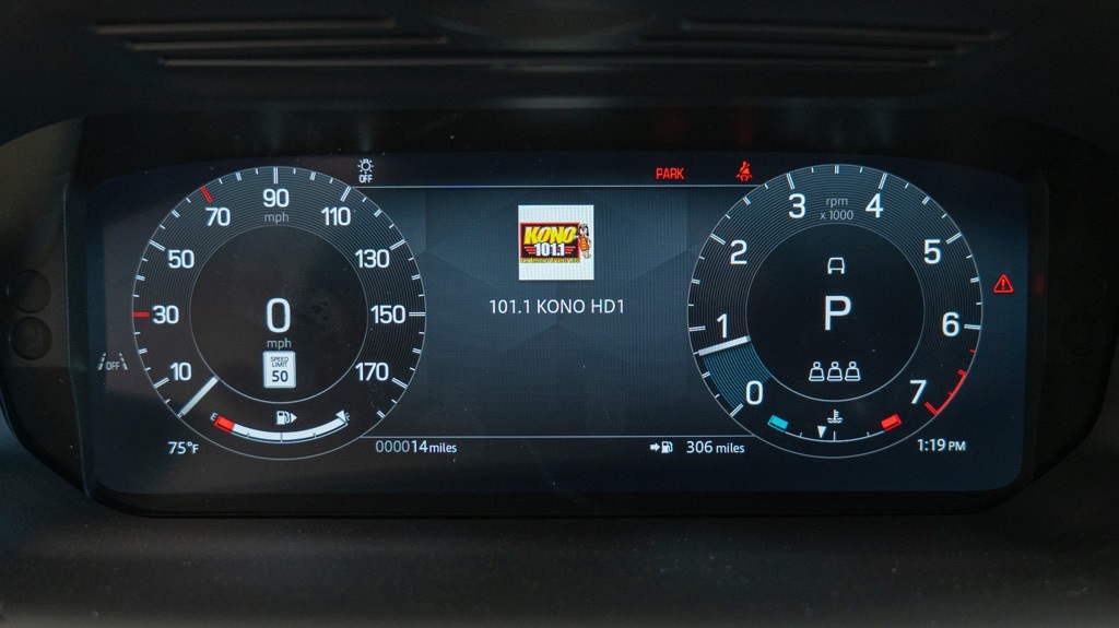 2025 Land Rover Discovery Sport S photo 11