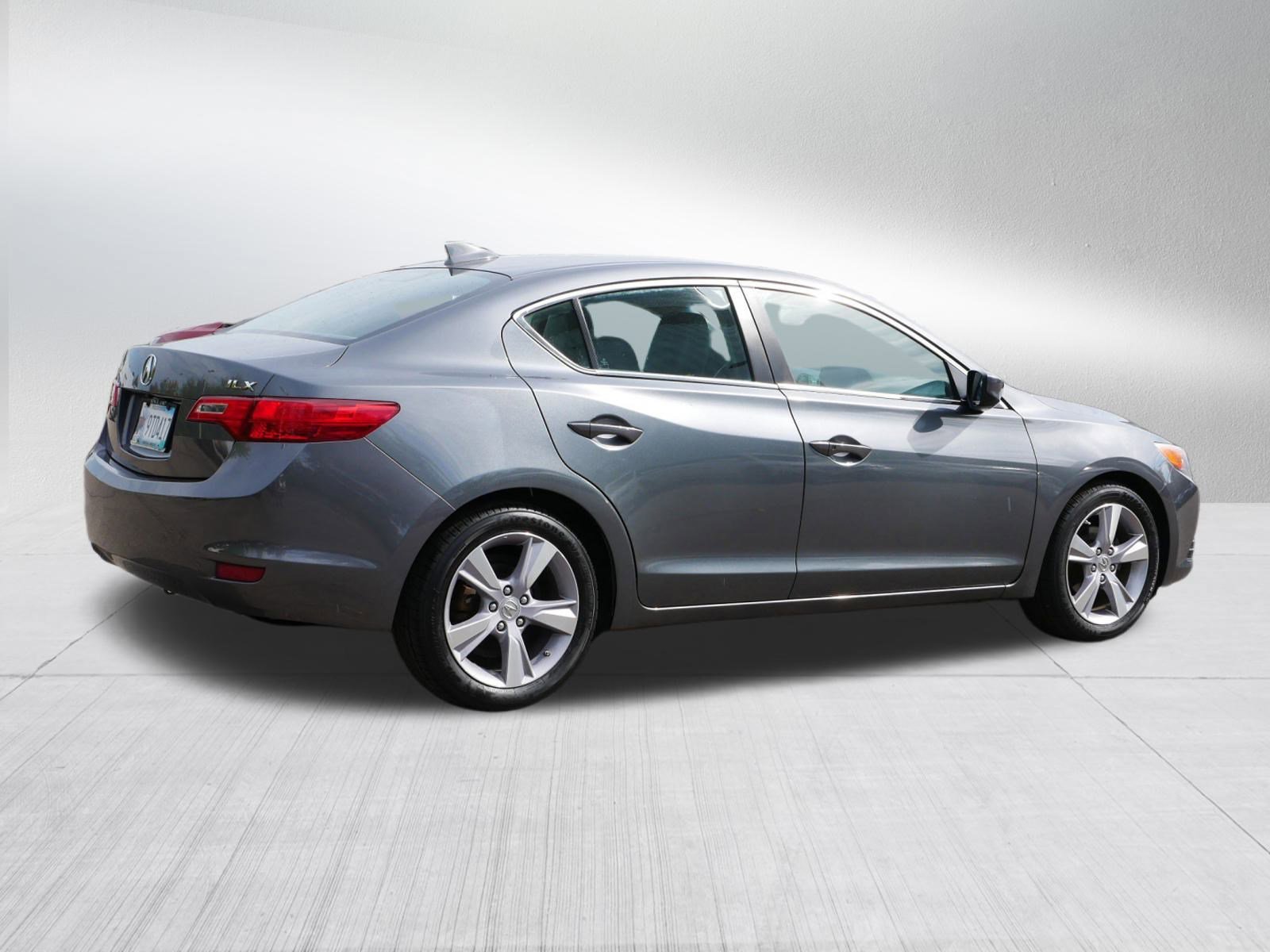 2013 Acura ILX 2.0L Premium photo 7