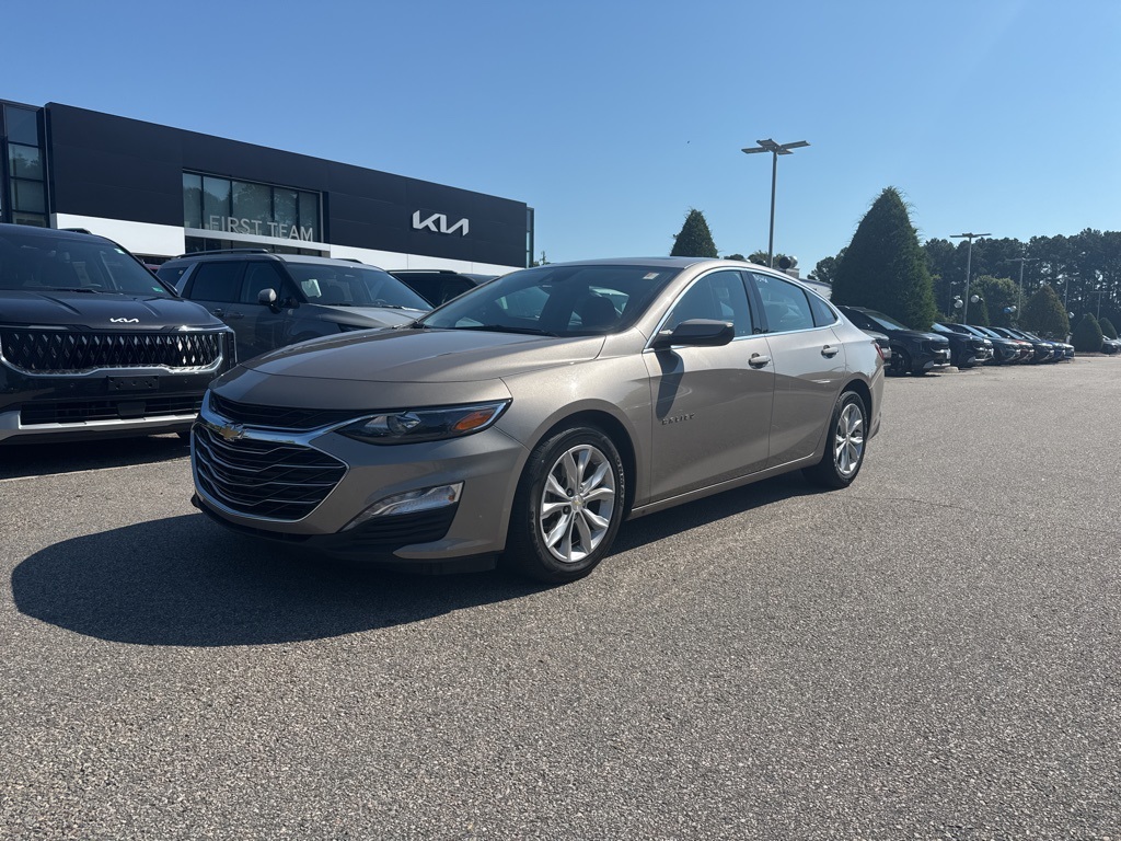 2023 Chevrolet Malibu 1LT photo 2