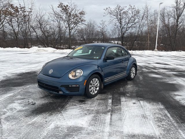 2018 Volkswagen Beetle S's photo