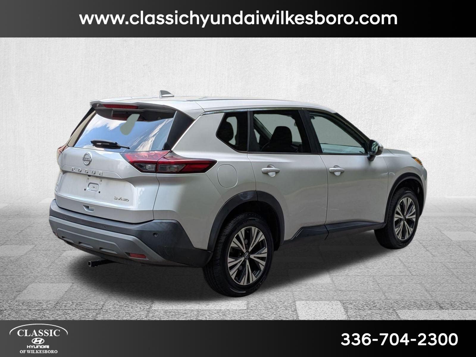 2022 Nissan Rogue SV photo 5