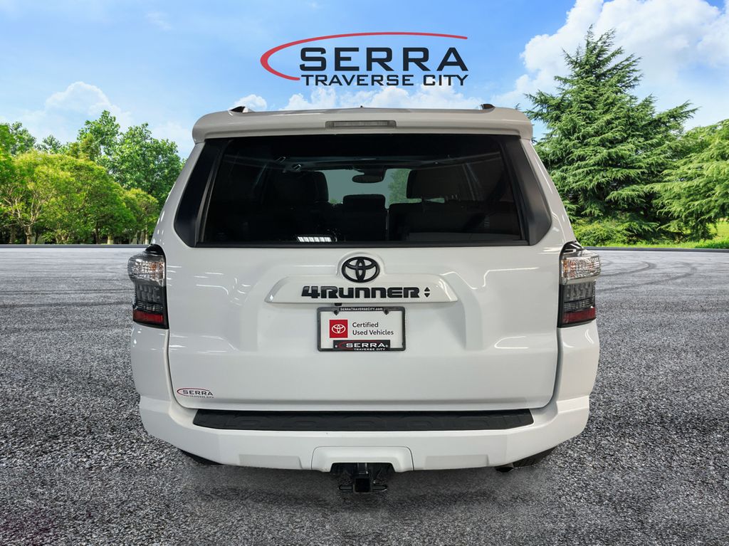 2023 Toyota 4Runner SR5 Premium photo 4