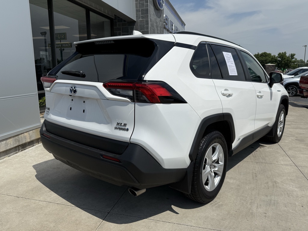 2020 Toyota RAV4 Hybrid XLE photo 2