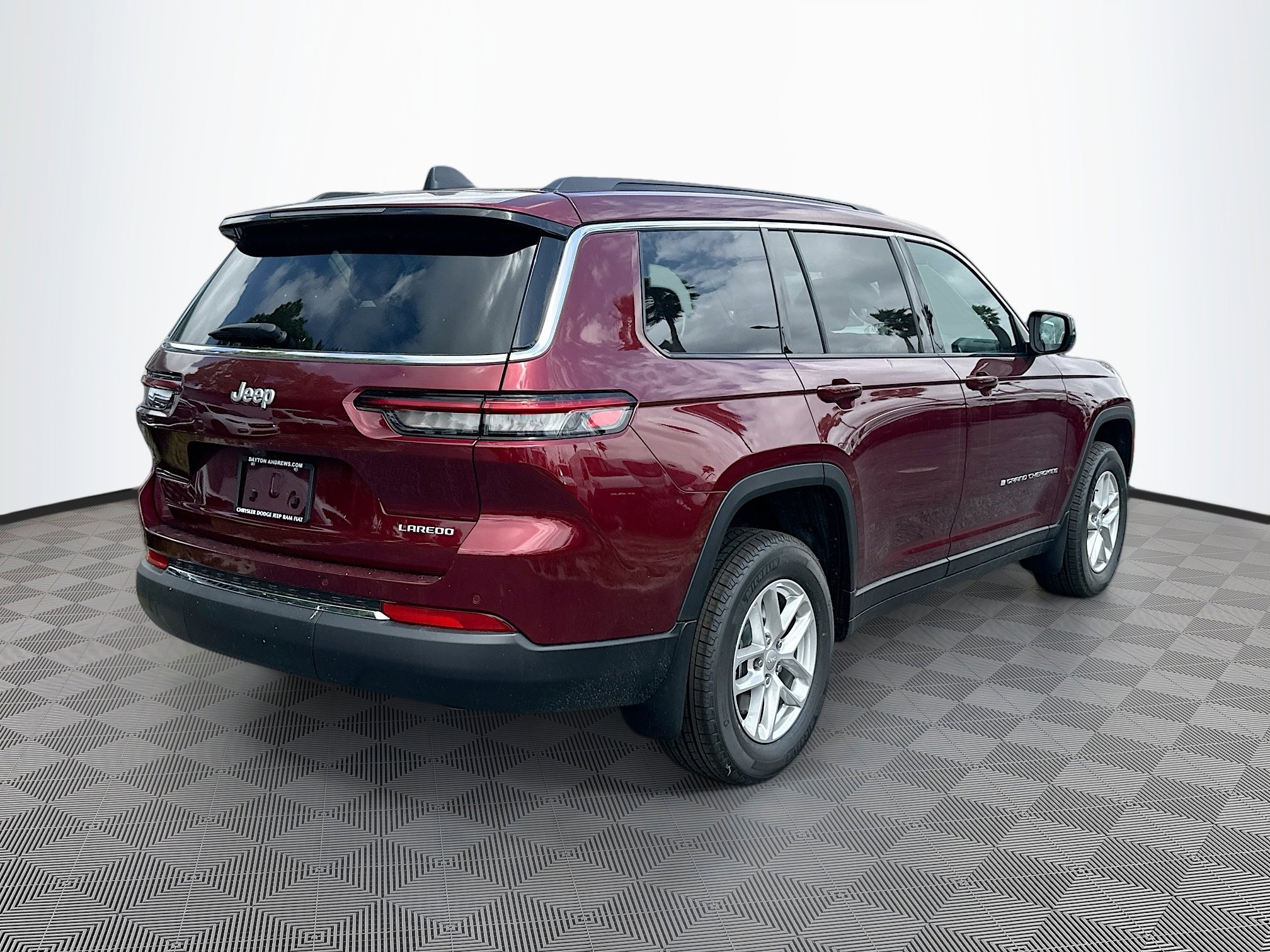 2025 Jeep Grand Cherokee Laredo X photo 4