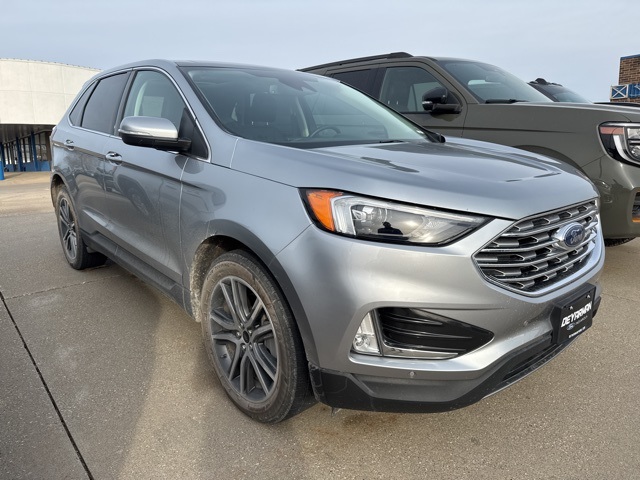 2023 Ford Edge Titanium's photo