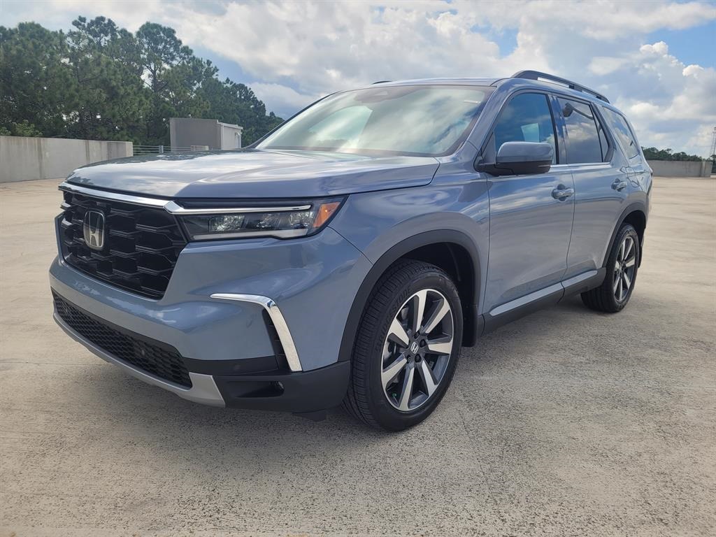 2025 Honda Pilot Touring photo 3