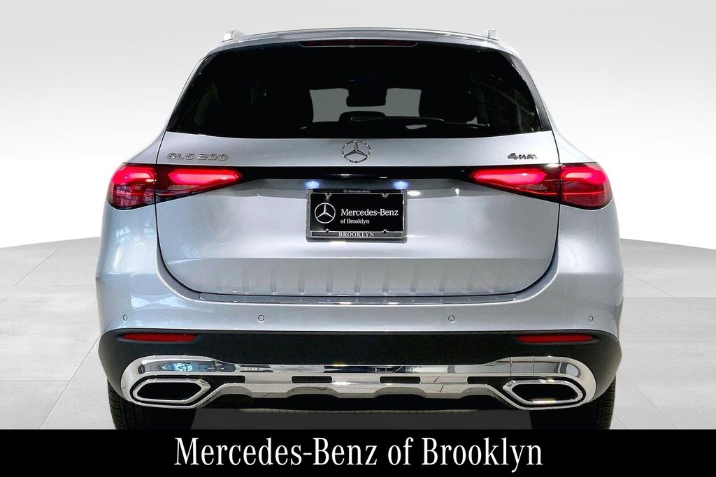 2023 Mercedes Benz GLC 300 4MATIC photo 4