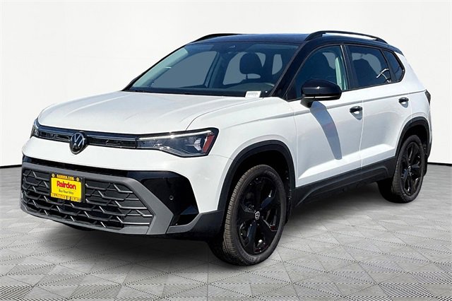 2025 Volkswagen Taos SE photo 2