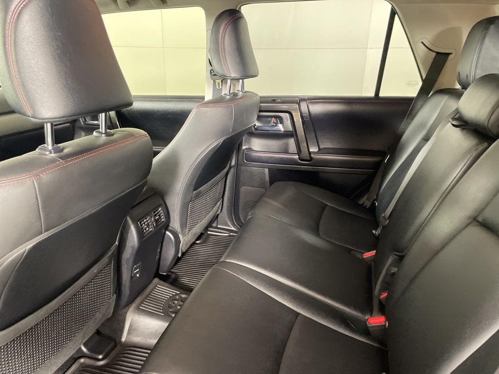 2019 Toyota 4Runner TRD Off-Road Premium photo 35