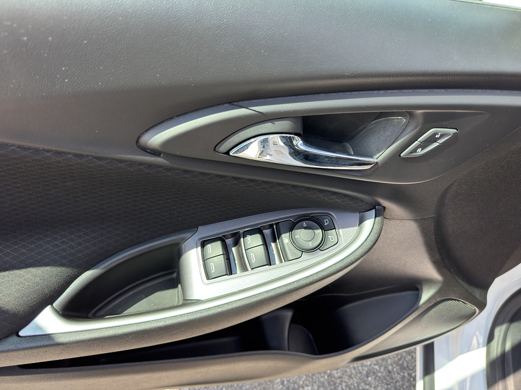 2023 Chevrolet Malibu 1LT photo 10