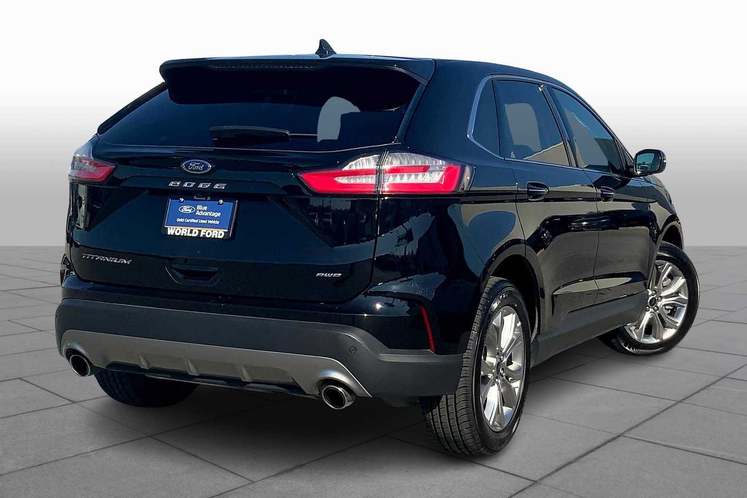 2024 Ford Edge Titanium photo 11