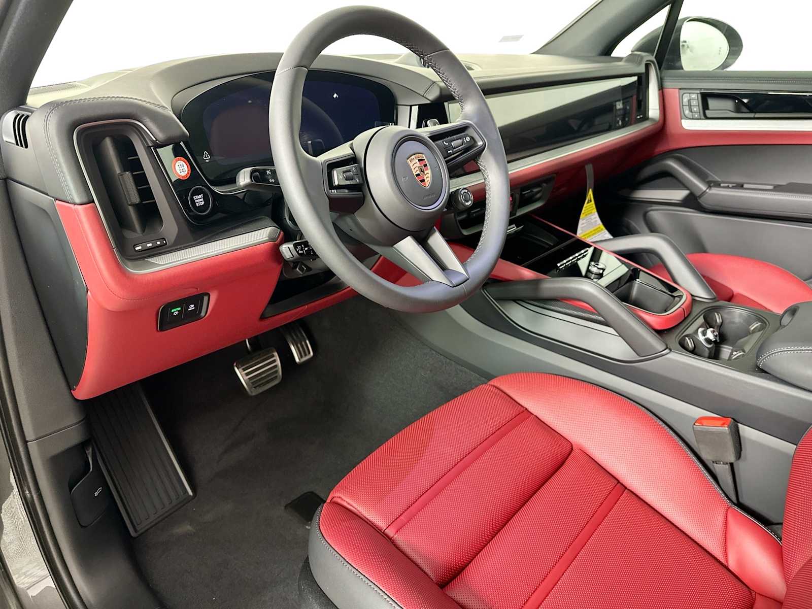 2025 Porsche Cayenne S photo 3