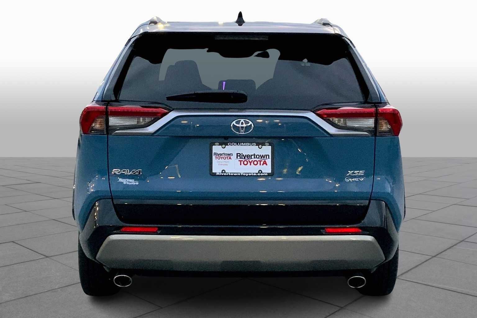 2025 Toyota RAV4 Hybrid XSE photo 4