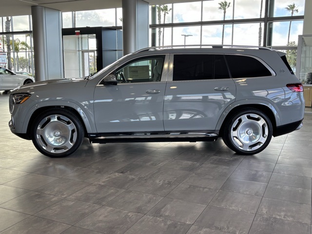 2025 Mercedes Benz GLS Maybach 600 4MATIC photo 8
