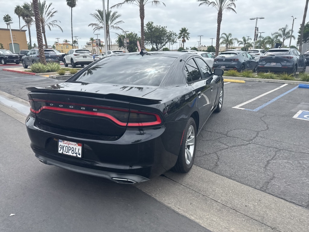 2017 Dodge Charger SXT photo 28